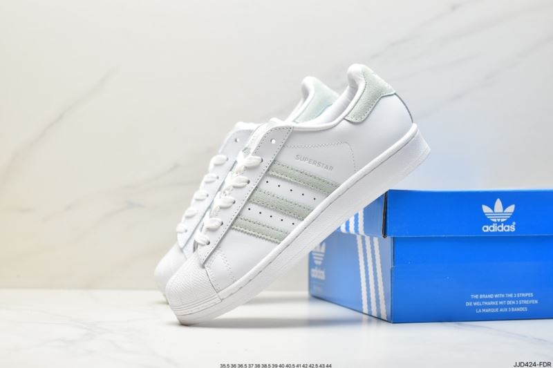 Adidas Sneakers